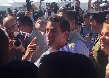 ¿Qué causó la irritación en ojos de Peña y otros funcionarios?