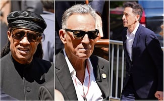 Realeza del pop despide a Clive Davis en NY