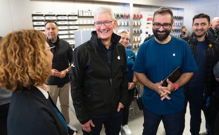 Tim Cook deja Apple tras 15 años y cede el mando a John Ternus