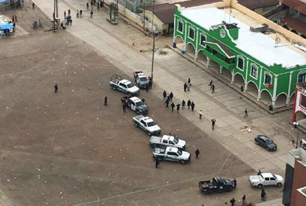 La Procuraduría General de Justicia del Estado (PGJE)  confirmó la muerte del alcalde de San Juan Chamula, Domingo López González, y del síndico, Narciso Lunes Hernández.