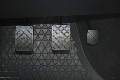 Razones por las que se jalonea un auto al acelerar