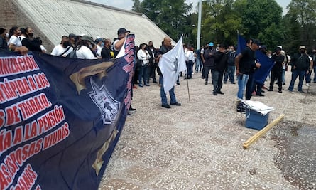 Marchan expolicías federales; acusan falta de pago de SSPC por indemnizaciones
