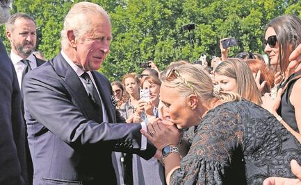 Rey Carlos III honra la vida de servicio de Isabel II