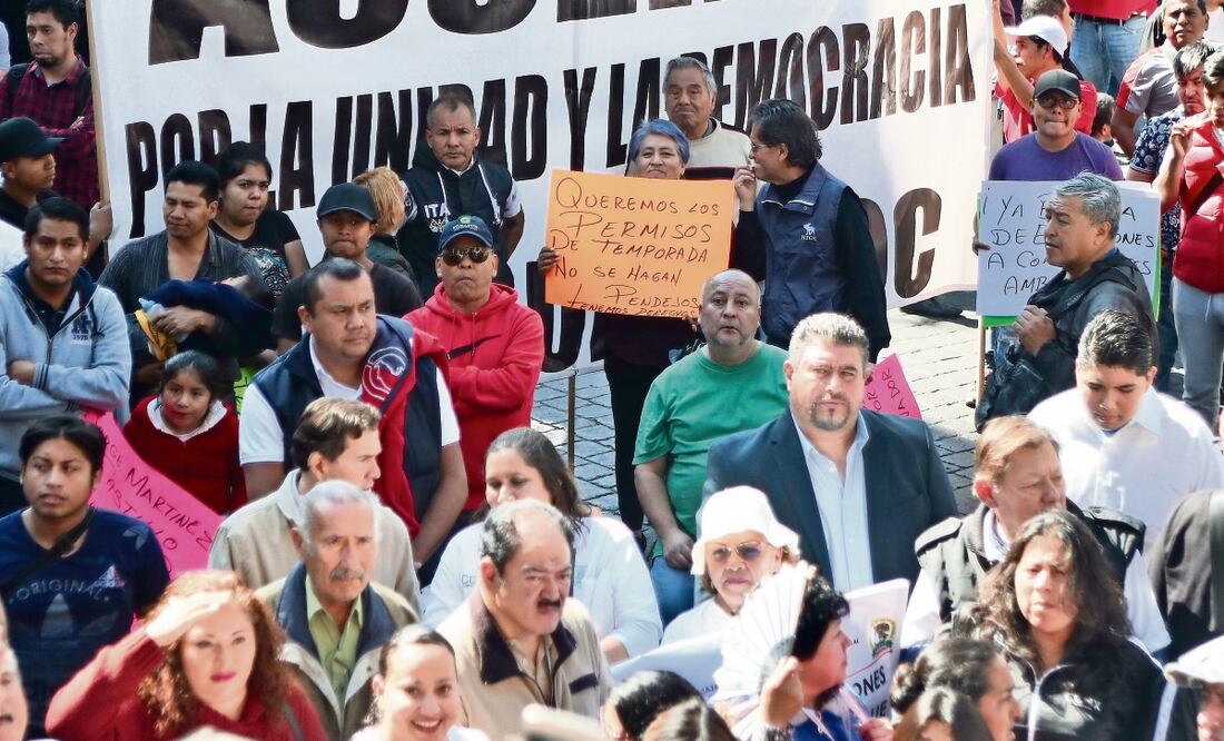 Una comitiva de 30 integrantes del gremio ingresaron al salón Heberto Castillo y fueron atendidos por el presidente de la Junta de Coordinación Política (Jucopo), Ricardo Ruiz, quien también es el coordinador de la bancada de Morena. ARIEL OJEDA