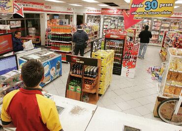 Oxxo amplía a 24 horas retiro de efectivo con tarjetas de débito