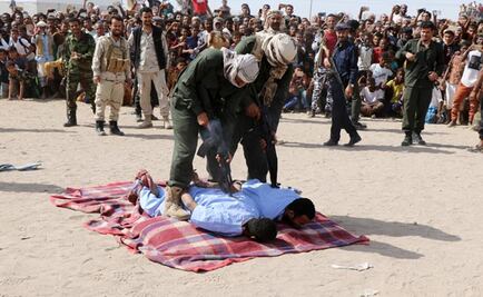 Ejecutan en público a dos hombres que violaron y asesinaron a niño en Yemen