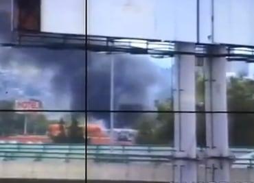 Se registra incendio frente a mercado de Naucalpan