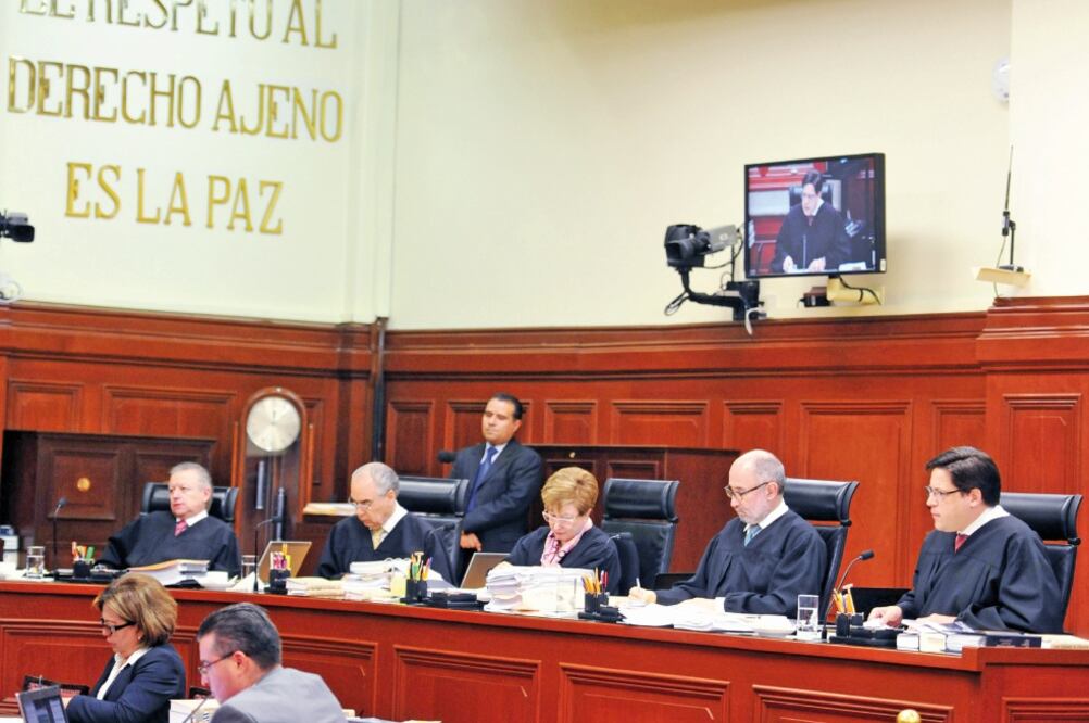 Con seis votos del pleno de la Suprema Corte de Justicia, el proyecto realizado por el ministro Alfredo Gutiérrez Ortiz Mena, en el que proponía declarar ilegal la ampliación del mandato a cuatro magistrados del TEPJF, fue desestimado. FOTO: SCJN