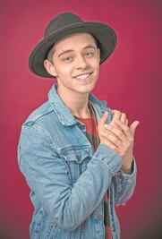 Alex Hoyer hace “Planes” hacia la igualdad