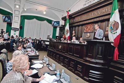 Constituyentes eliminan fuero a funcionarios locales