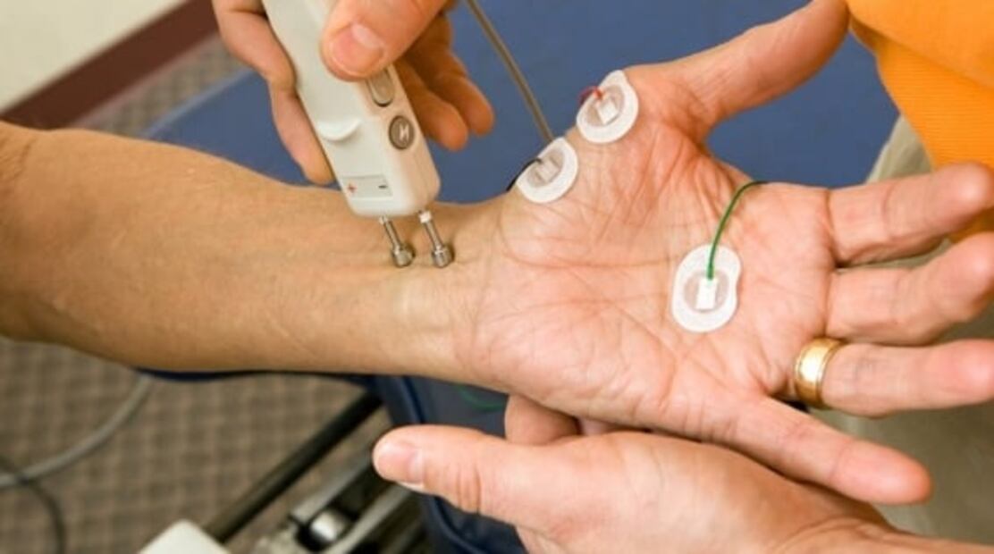 ¿Qué revelan de nuestra salud las arrugas de los dedos cuando se humedecen? 