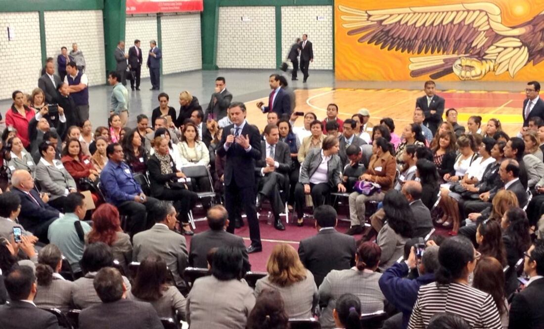 Aurelio Nuño Mayer, titular de la SEP, visitó el Centro Escolar Niños Héroes de Chapultepec, en el estado de Puebla (Foto: @SEP_mx)