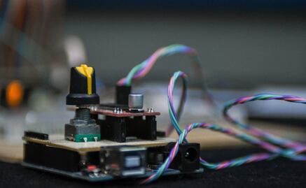 Estudiante de la UNAM desarrolla biosensor casero para medir glucosa