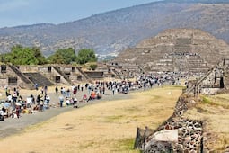 Denuncian extorsión para trabajar en los accesos de Teotihuacán
