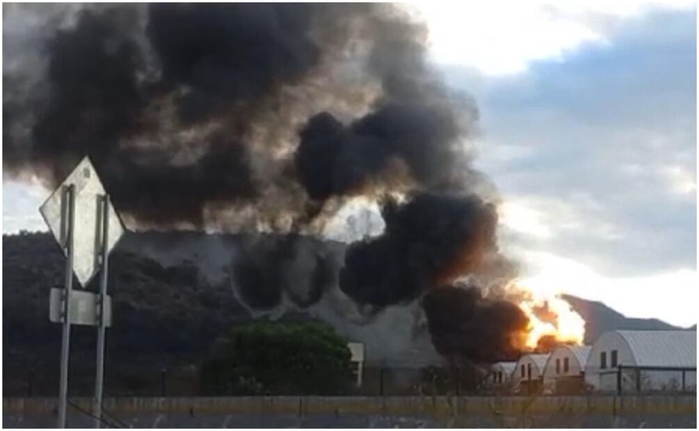 La explosión se registró en un poliducto al interior de bodega en Tepeji del Río, Hidalgo (17/01/2025). Foto: Especial