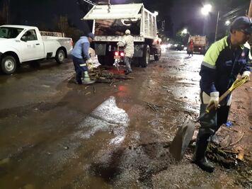 Captan "ríos" de aguas negras tras intensa lluvia al sur de la CDMX