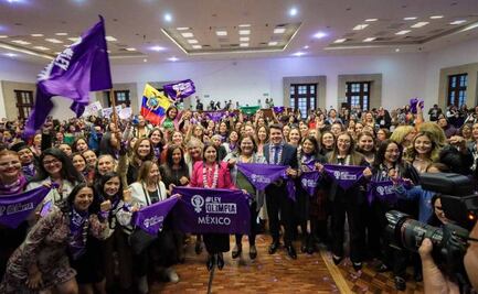 Filtran pornografía en la primera Cumbre de Defensoras Digitales; Citlalli Hernández pide a plataformas responsabilizarse de violencia