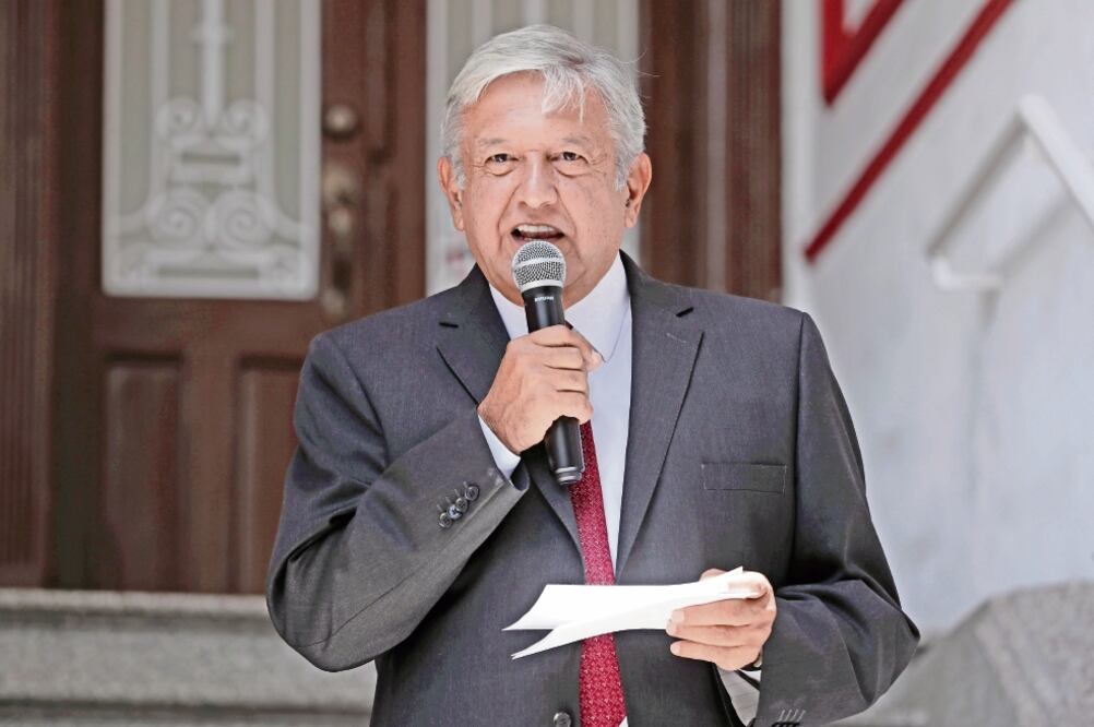 Al cumplirse un mes de la elección, Andrés Manuel López Obrador hizo un corte de los 25 proyectos estratégicos que lleva a cabo como virtual presidente electo ()