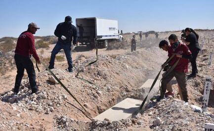 Trasladan a la fosa común a 56 cuerpos no identificados en Ciudad Juárez; autoridades conservan datos genéticos