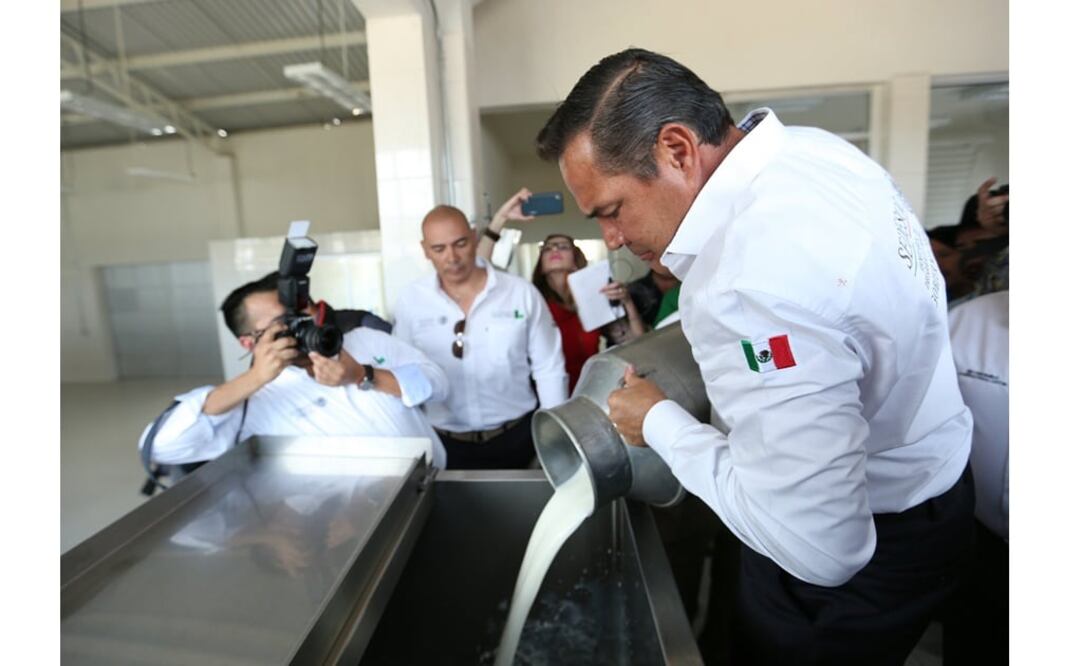 Miranda Nada explicó que Liconsa apoya actualmente a 11 mil productores a quienes compra 600 millones de litros del lácteo. /Especial