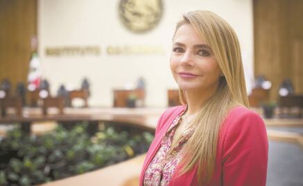 Carla Humphrey se registra como aspirante a consejera presidenta del INE