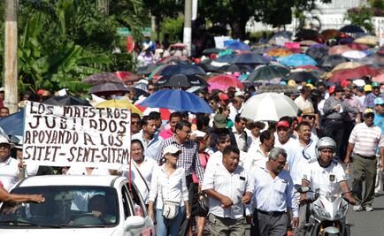 Maestros se manifiestan en Tabasco