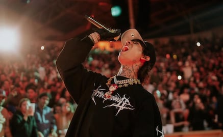 En pleno concierto, Natanael Cano golpea a DJ y rompe su laptop; recibe críticas en redes