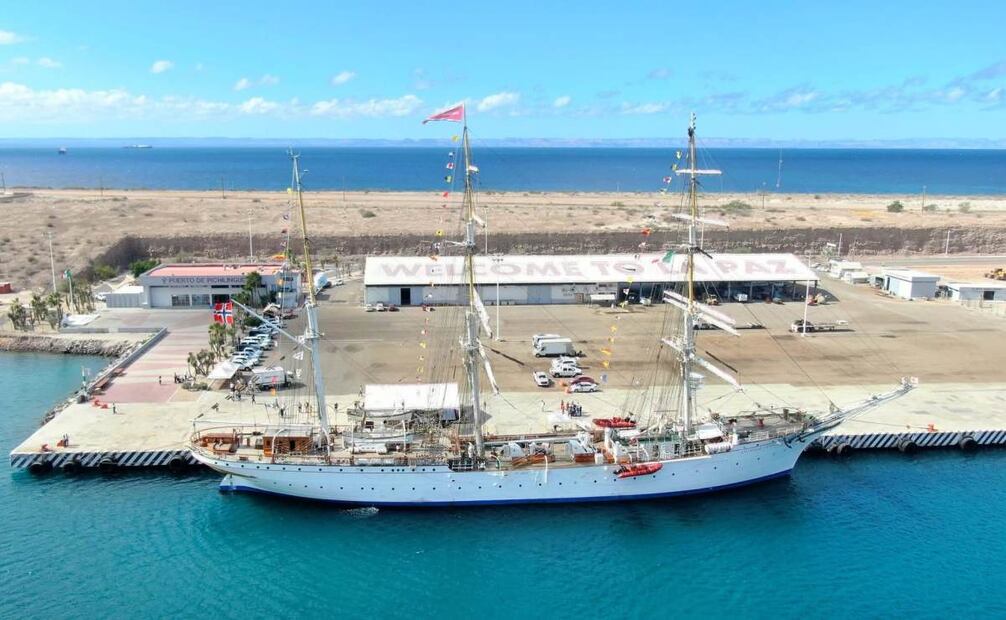 La Paz, Baja California Sur, recibe velero noruego "Statsraad Lehmkuhl" 
Foto: Especial.