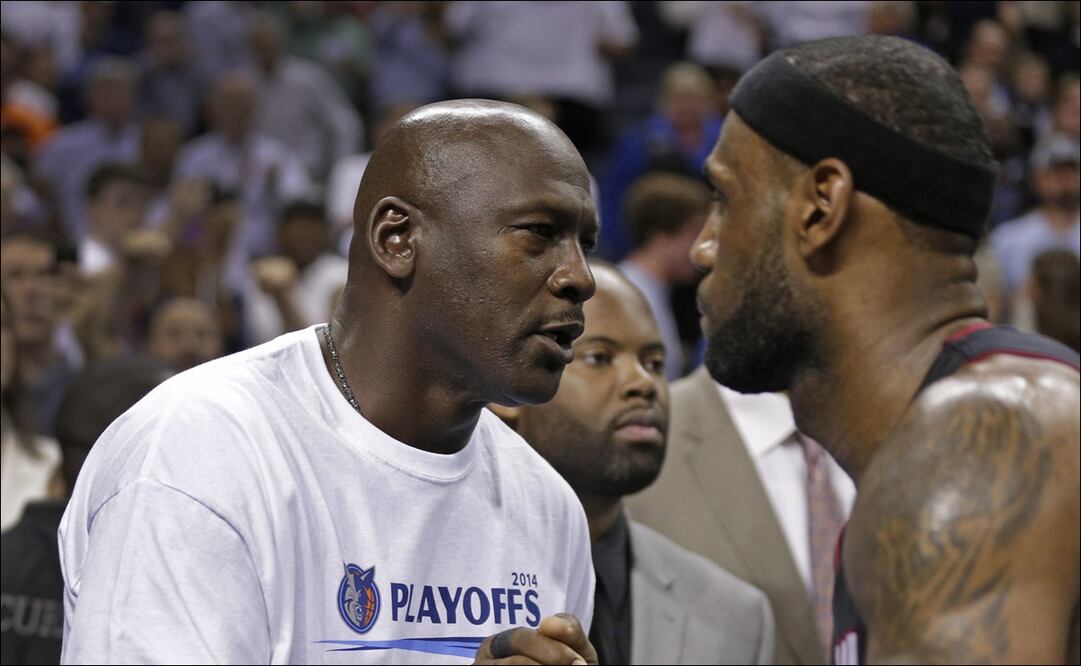 Michael Jordan y LeBron James en 2014. Foto: AP