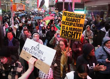 Interrumpen un acto de campaña de Biden con Obama y Clinton por su postura sobre Gaza