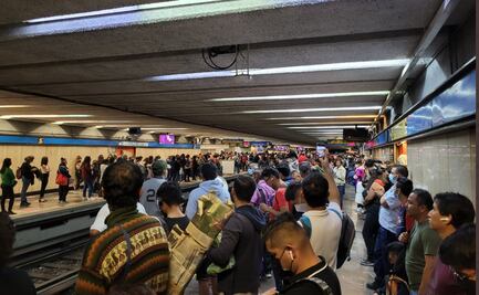 VIDEO. Fallas en tren de la Línea 2 del Metro provoca caos de Pino Suárez a Cuatro Caminos 