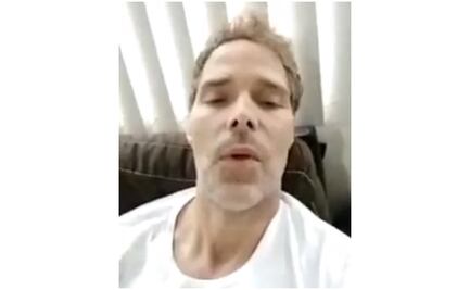 Armando “El Muñeco” González reporta gravedad de sus padres por coronavirus