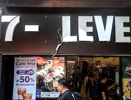 Marcha por 11 años del Caso Ayotzinapa en la CDMX deja pérdidas por 21.9 mdp, reporta Canaco