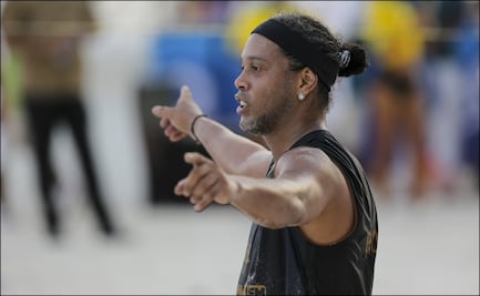 Ronaldinho entre el engaño, el fraude y la fiesta en Cancún