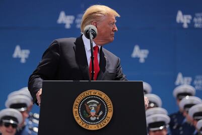 Trump lanza amenaza: 5% de arancel a México