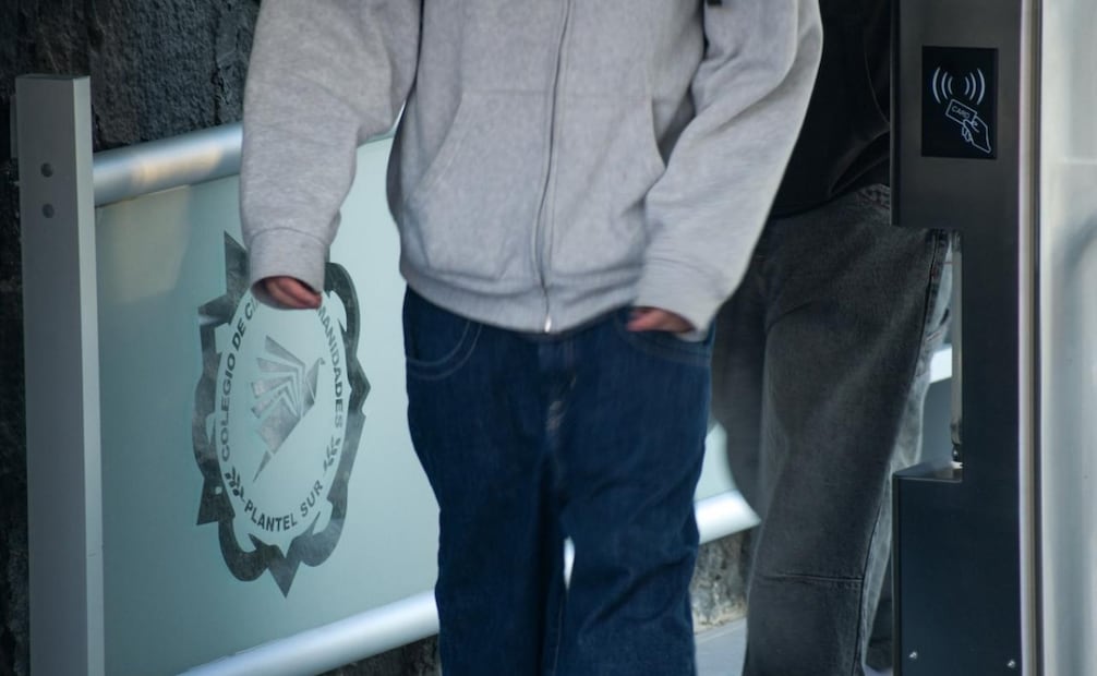 Regreso a clases al CCH Sur, tras cuatro meses de permanecer en clases en línea, tras el asesinato de un alumno en el plantel. Foto: Santiago Cadena / EL UNIVERSAL