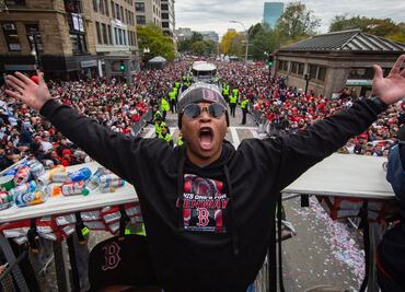 Red Sox celebra título en espectacular desfile