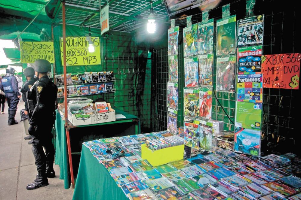 Todos juntos en el combate a la piratería