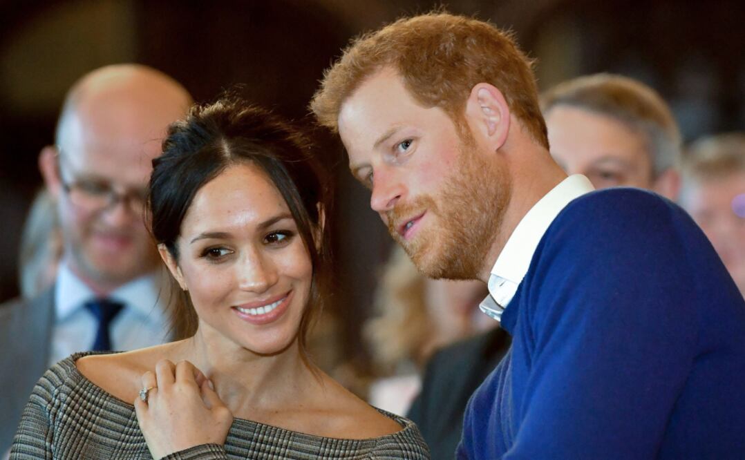 A dos meses de su boda, la pareja vuelve a dar de qué hablar por declaraciones del príncipe Harry. Foto: AFP