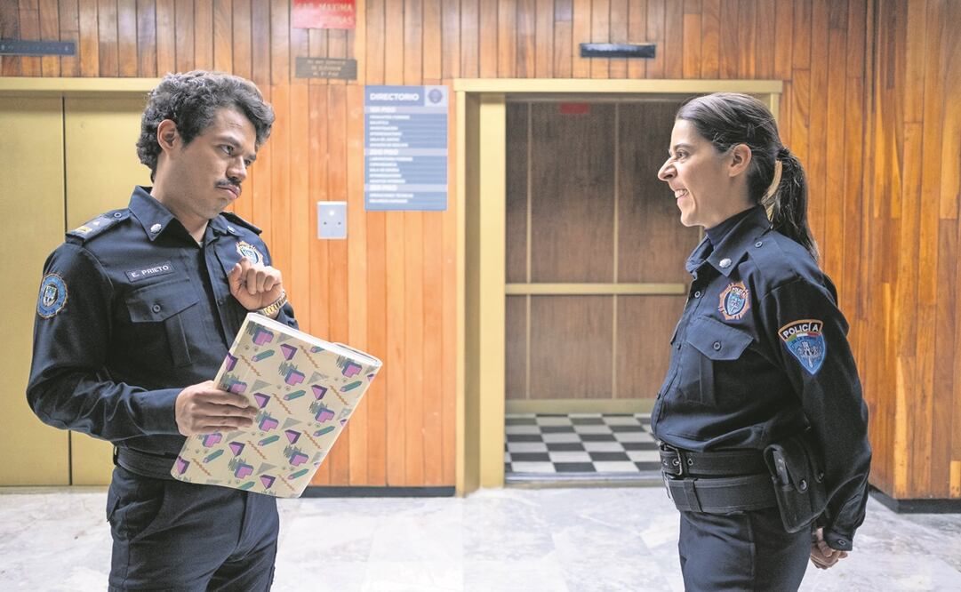 Al lado de la oficial Ramírez, Harina irá a la caza de un asesino serial. Fotos: Comedy Central