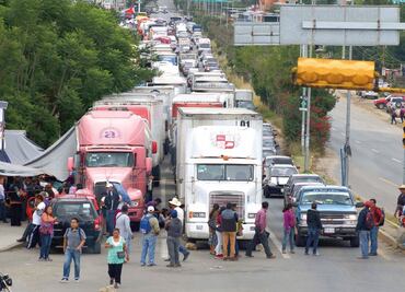 CNTE reta con más paros en Oaxaca y Chiapas