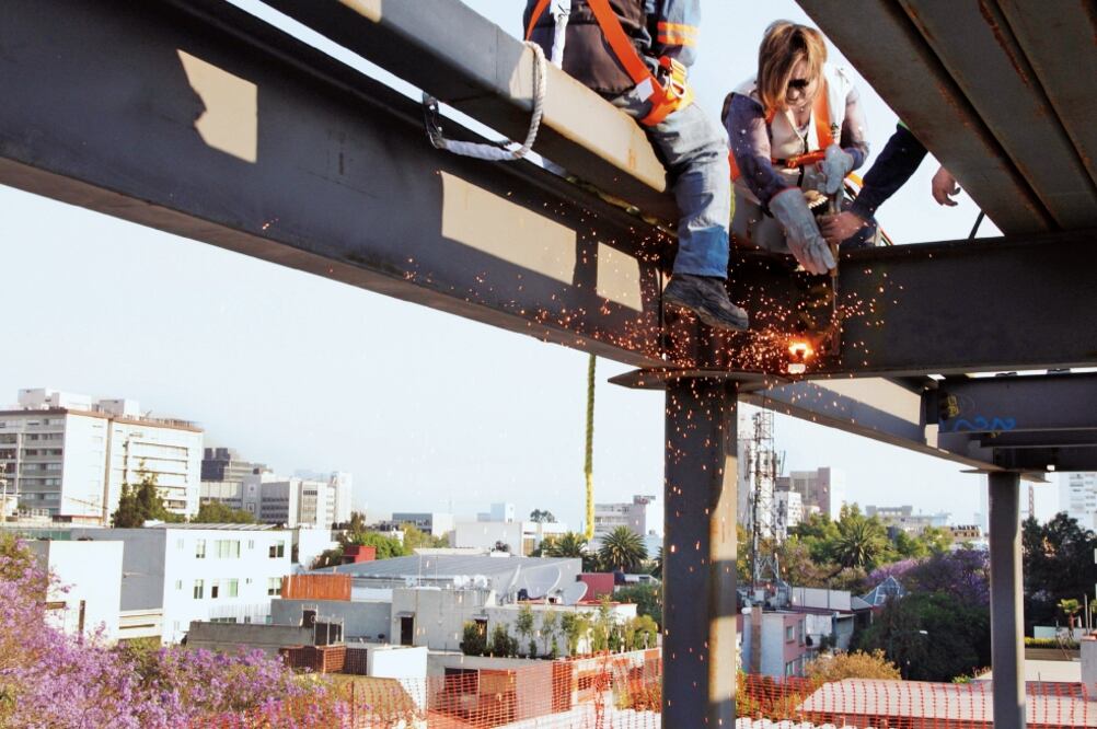 Encabeza Xóchitl Gálvez demolición de edificio