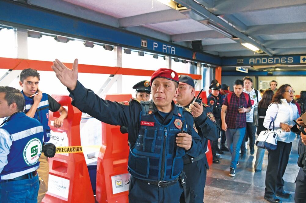 El domingo pasado un hombre de la tercera edad fue encontrado sin vida en los pasillos de la estación Tasqueña; estuvo tirado en el suelo varias horas. (ARCHIVO EL UNIVERSAL)