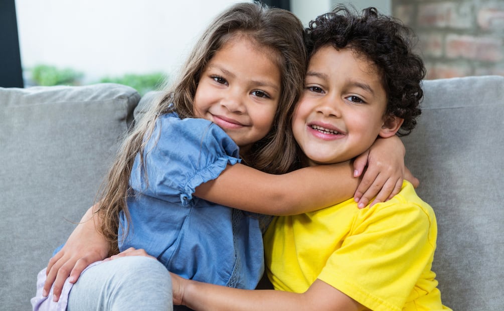 Esta fecha busca recordar aquellas relaciones fraternales que una persona ha construido durante su vida. Foto: Canva