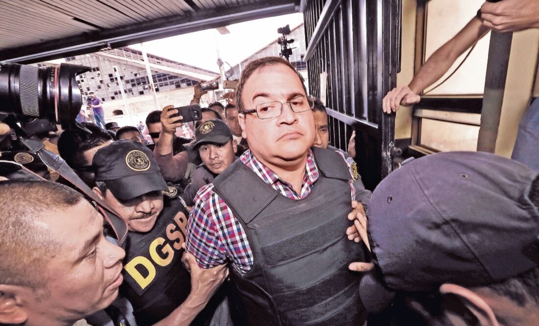La defensa de Javier Duarte en Guatemala alegó que los custodios han amenazado al ex gobernador con aplicarle descargas de gas. (ARCHIVO EL UNIVERSAL)