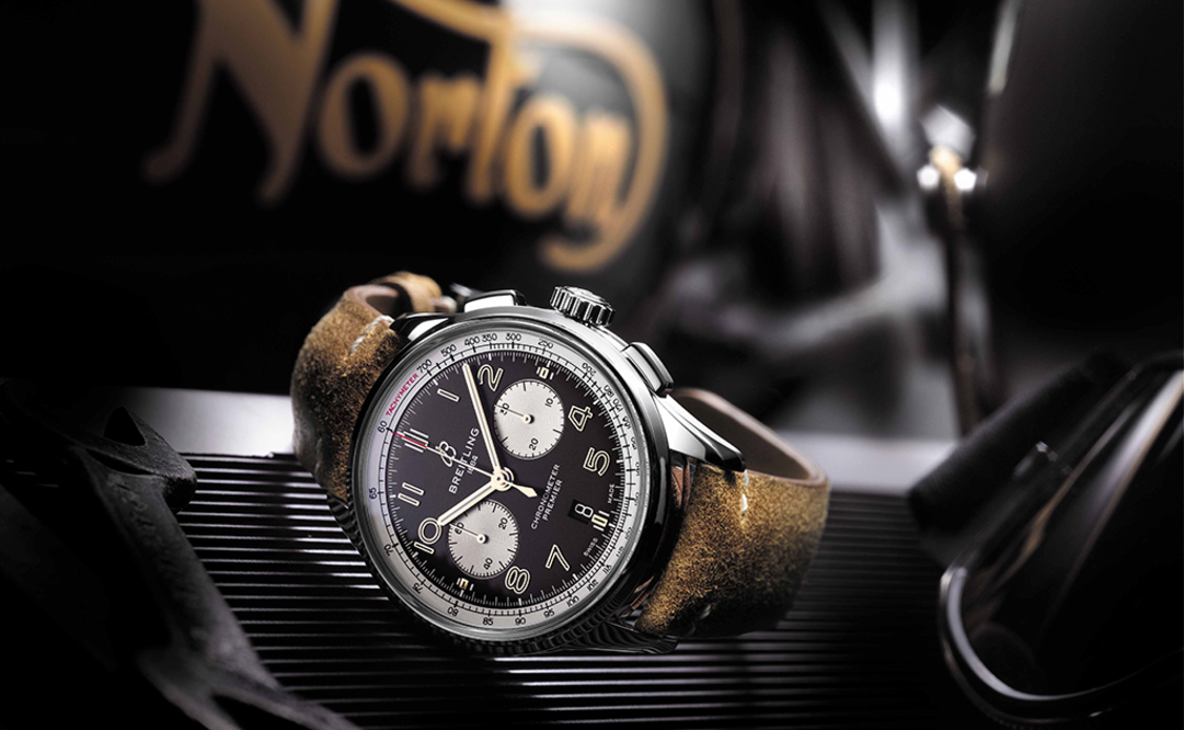 Breitling y la firma Norton Motorcycle lanzan un colaboración llamada Breitling Premier B01 Chronograph 42 Norton Edition.