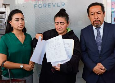 Madre de jóvenes que murieron por caer en coladera exige al gobierno capitalino reparar el daño