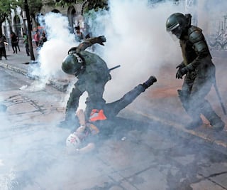 Chile: choques llegan a barrios ricos 