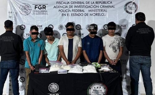 Catean tres domicilios y detienen a siete personas en Morelos; aseguran droga, armas y dinero