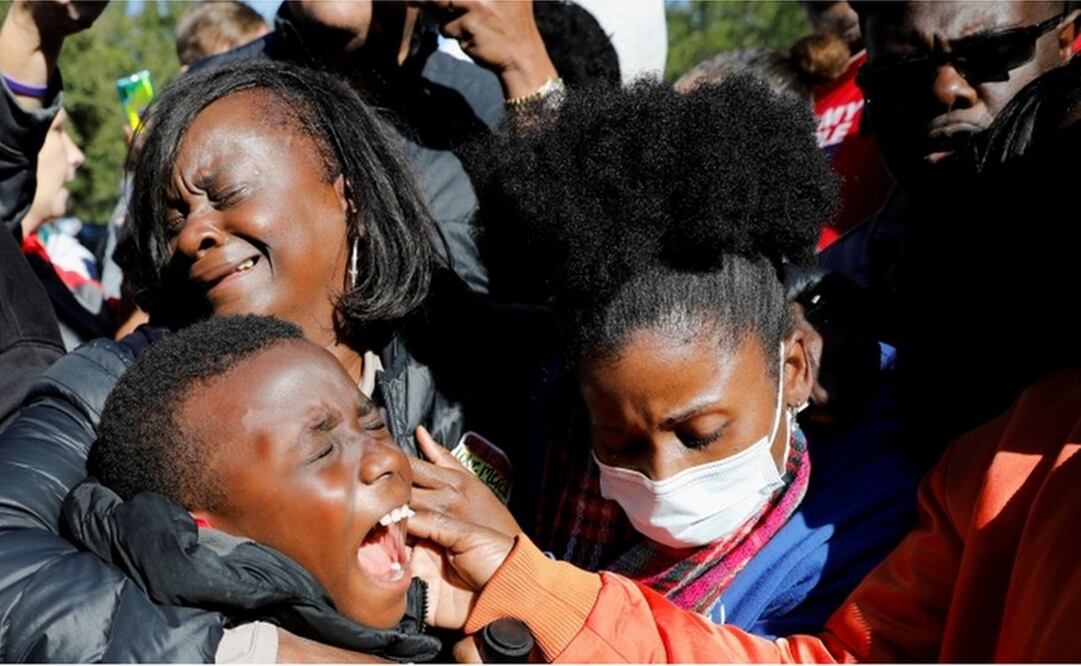 Se vivieron escenas de emoción en el exterior de la corte tras conocerse el veredicto. Foto: Reuters 